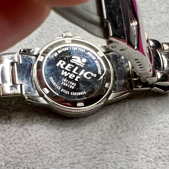 Womens Relic Wet Watch Blue Mother Of Pearl Design Water Resistant - Picture 3 of 6